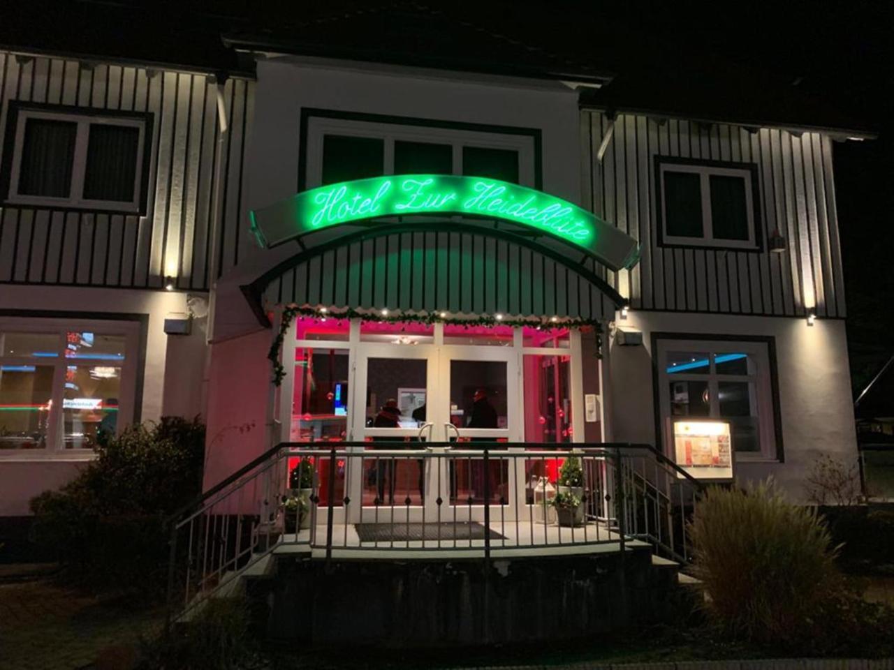 Hotel Zur Heidebluete Hambuhren Exterior photo